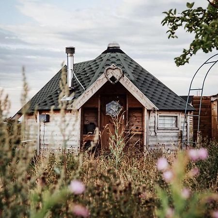Hatters Meadows Glamping Ely Exterior foto
