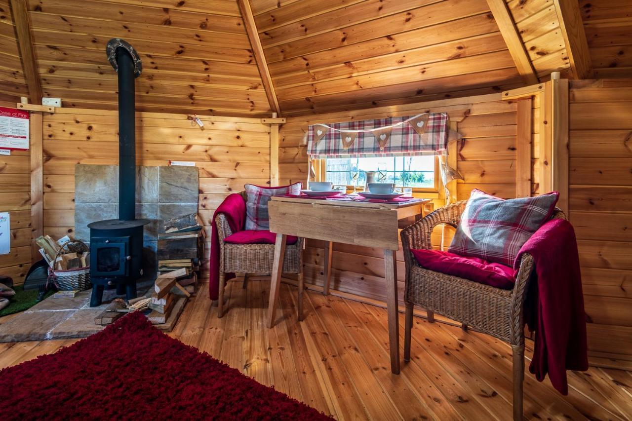 Hatters Meadows Glamping Ely Exterior foto