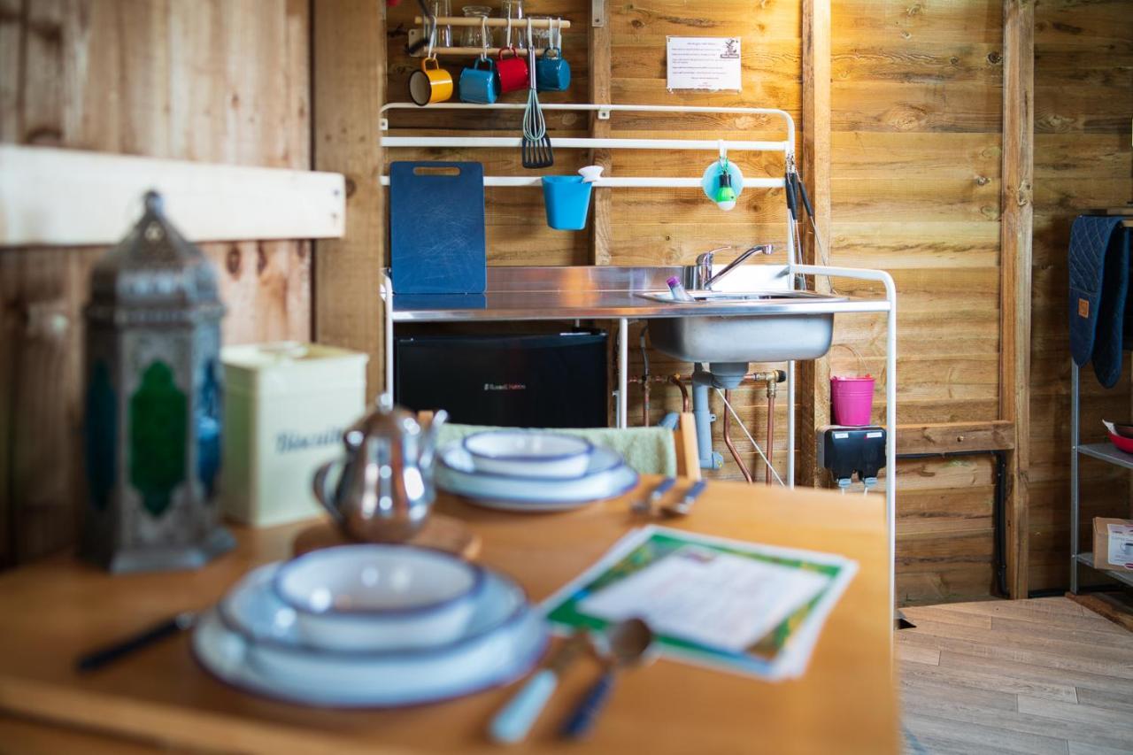 Hatters Meadows Glamping Ely Exterior foto