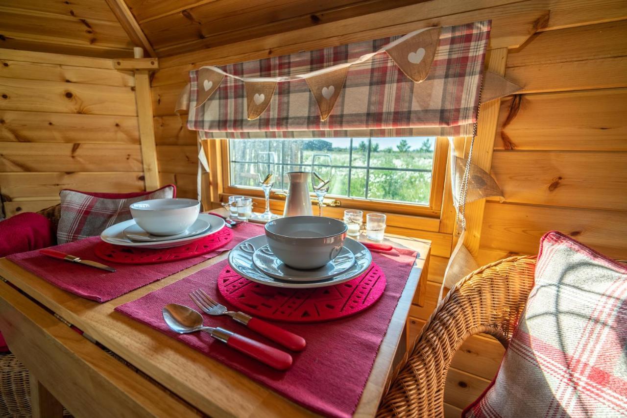 Hatters Meadows Glamping Ely Exterior foto
