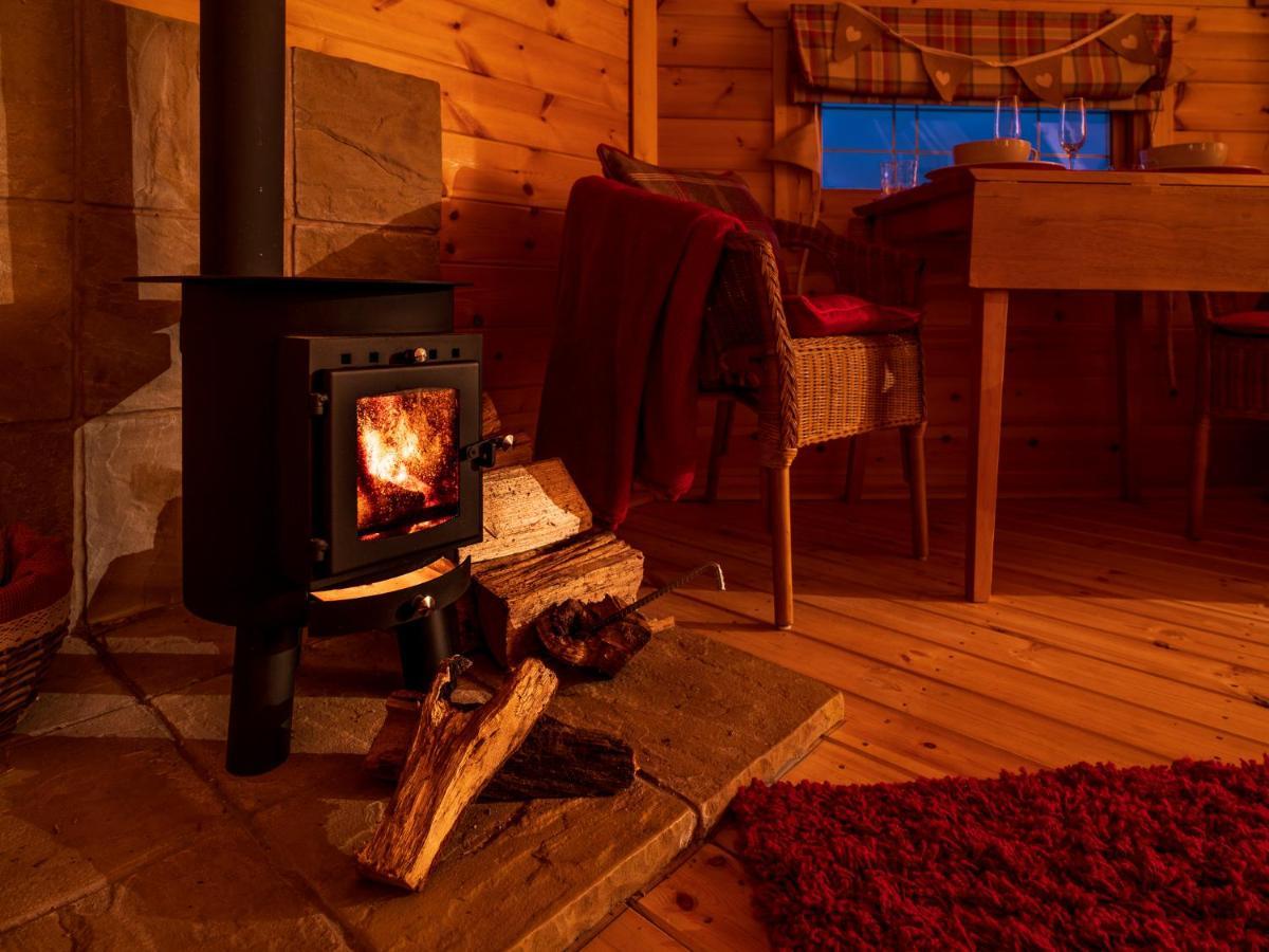Hatters Meadows Glamping Ely Exterior foto