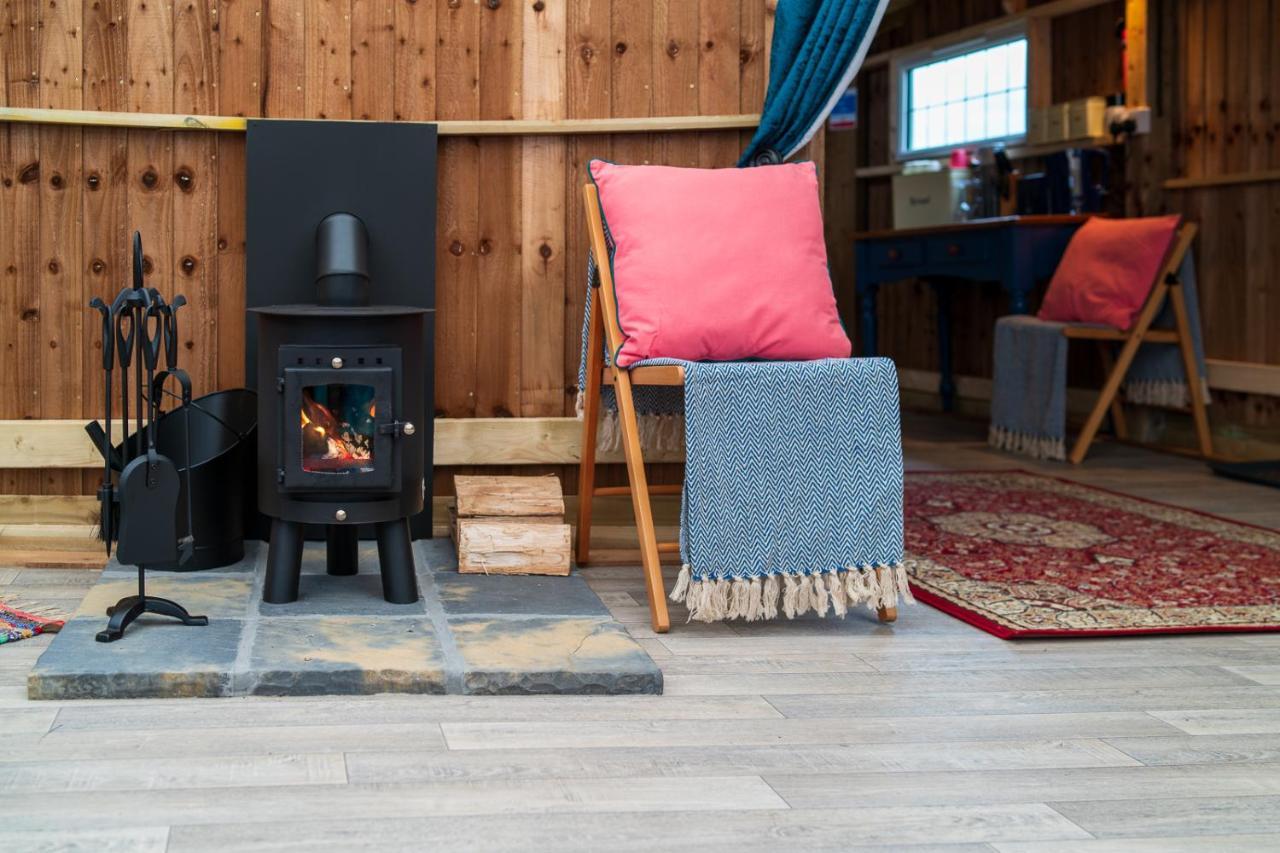 Hatters Meadows Glamping Ely Exterior foto