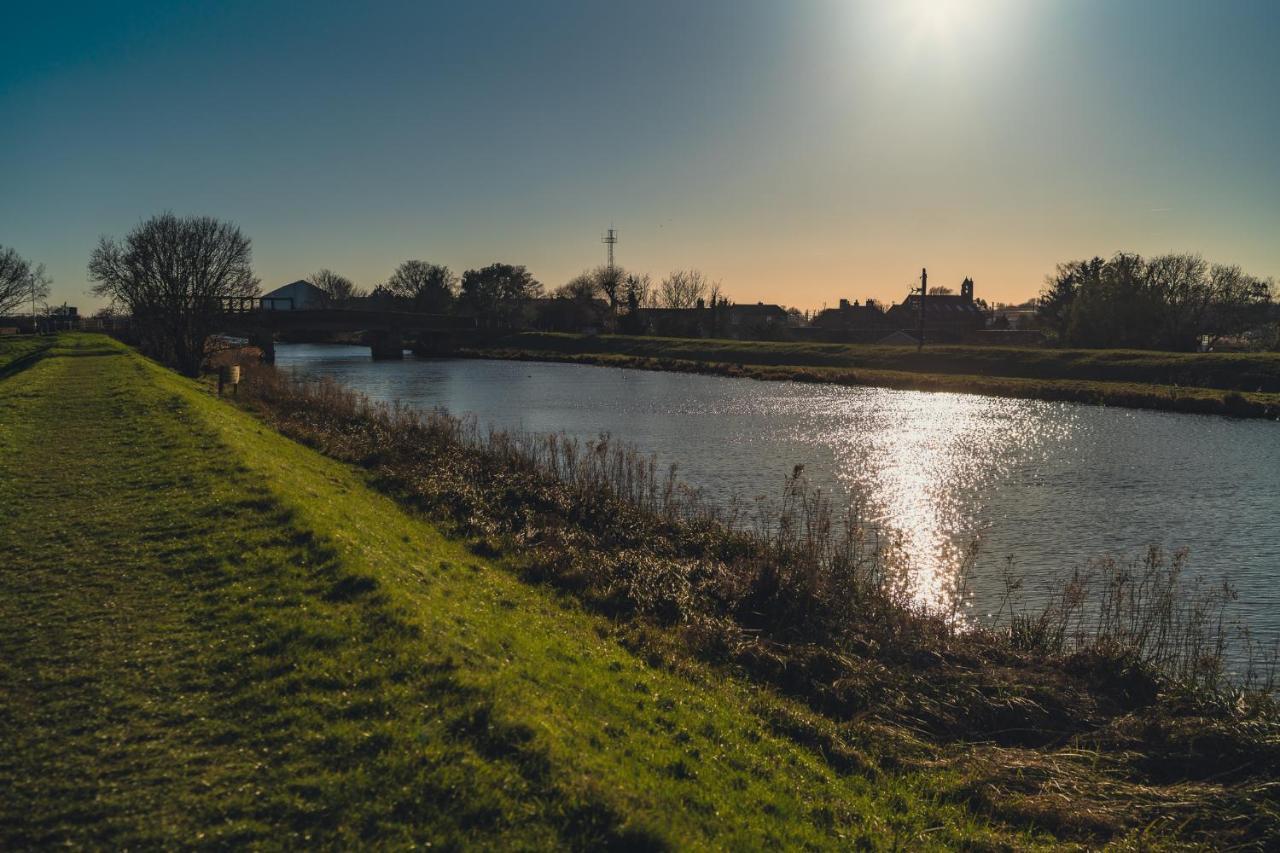 Hatters Meadows Glamping Ely Exterior foto