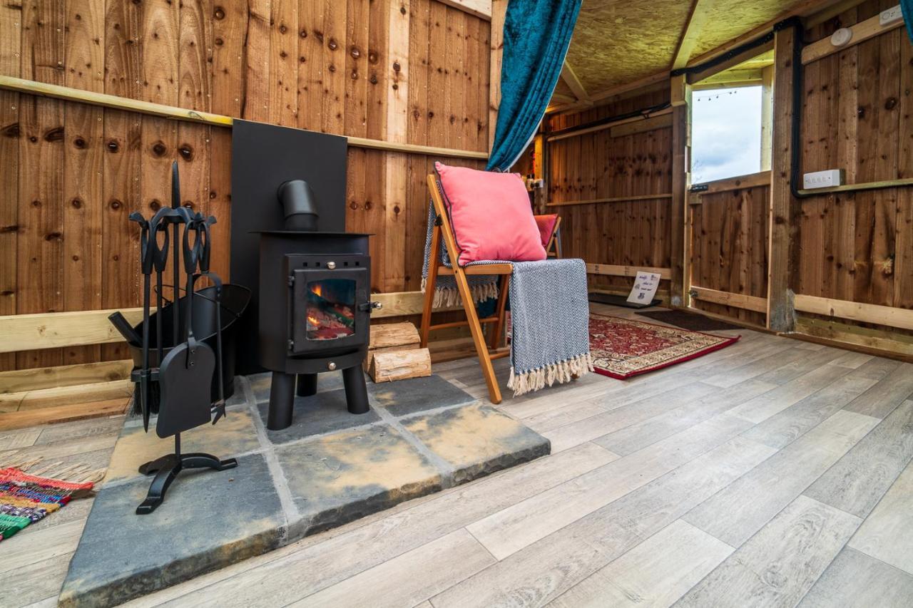 Hatters Meadows Glamping Ely Exterior foto