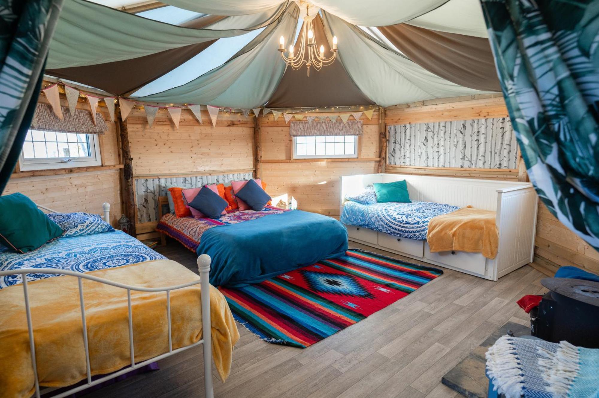 Hatters Meadows Glamping Ely Exterior foto